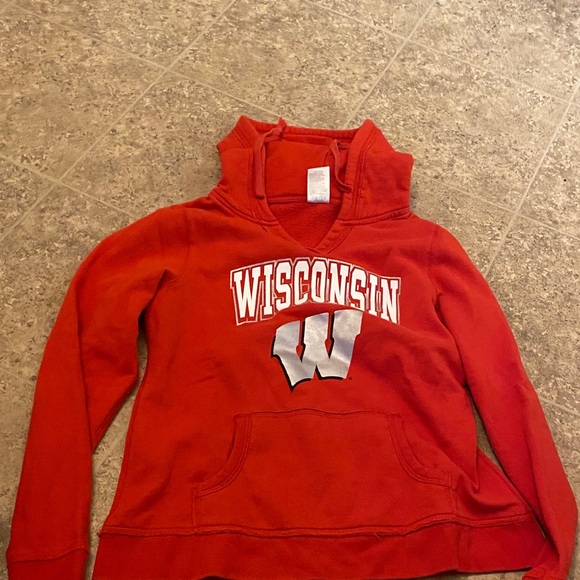 Wisconsin Badgers Apparel Collection - Picture 7 of 8